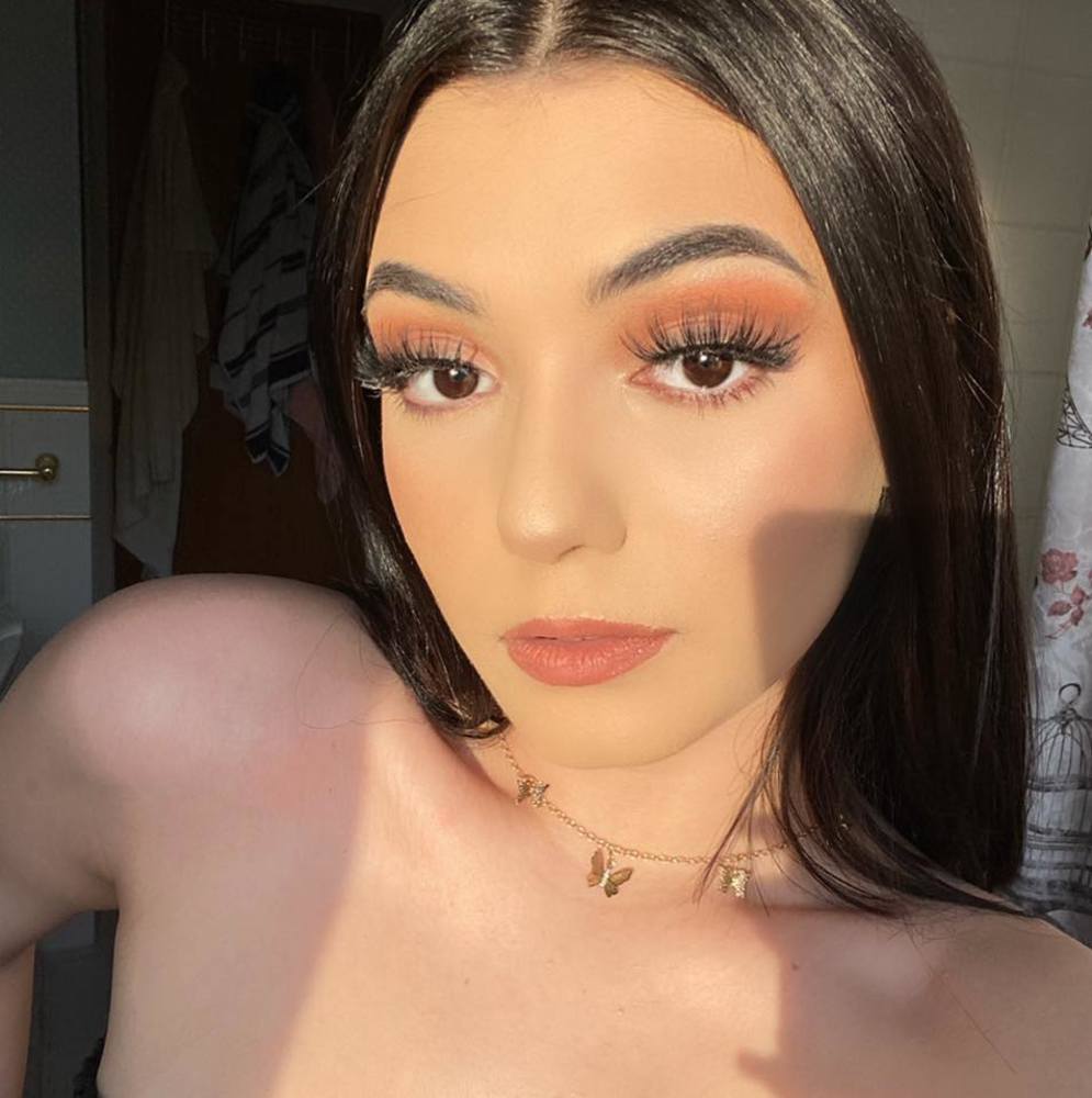 Meet your Posher, Carolina